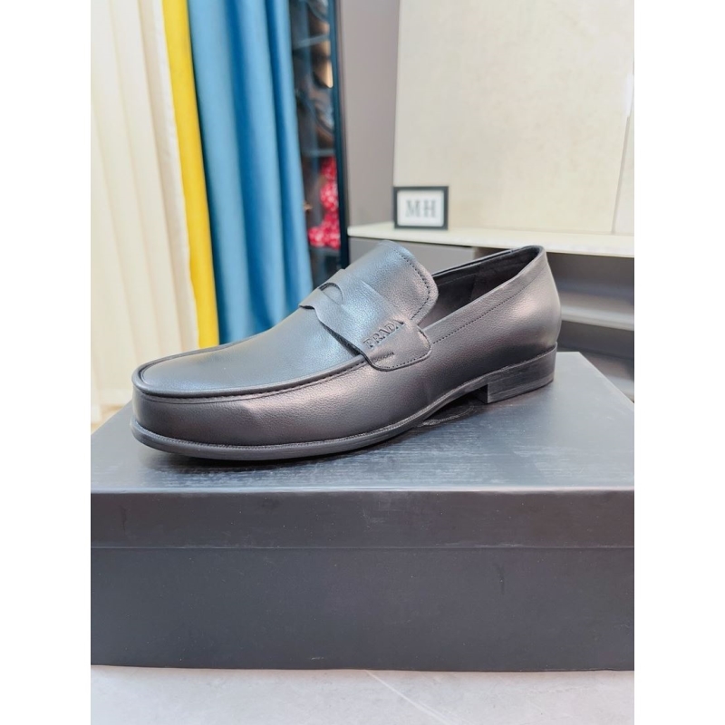 Pra*a leather shoes